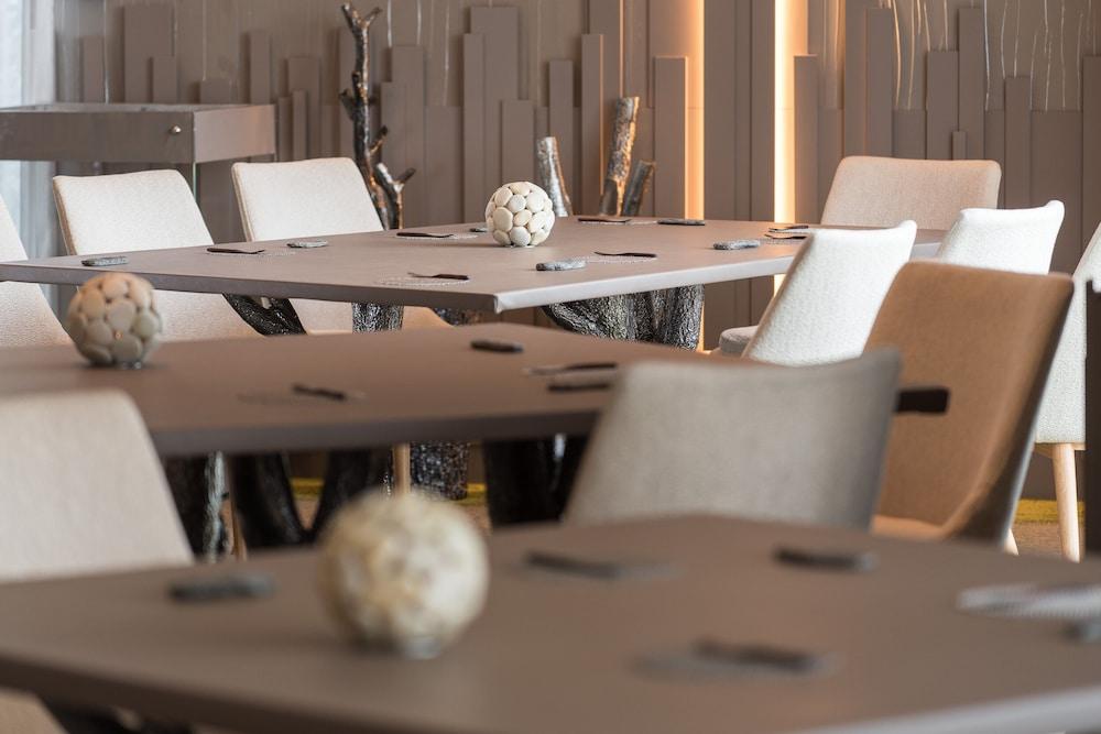 Hotel Le Parc - La Table De Franck Putelat Каркасон Екстериор снимка