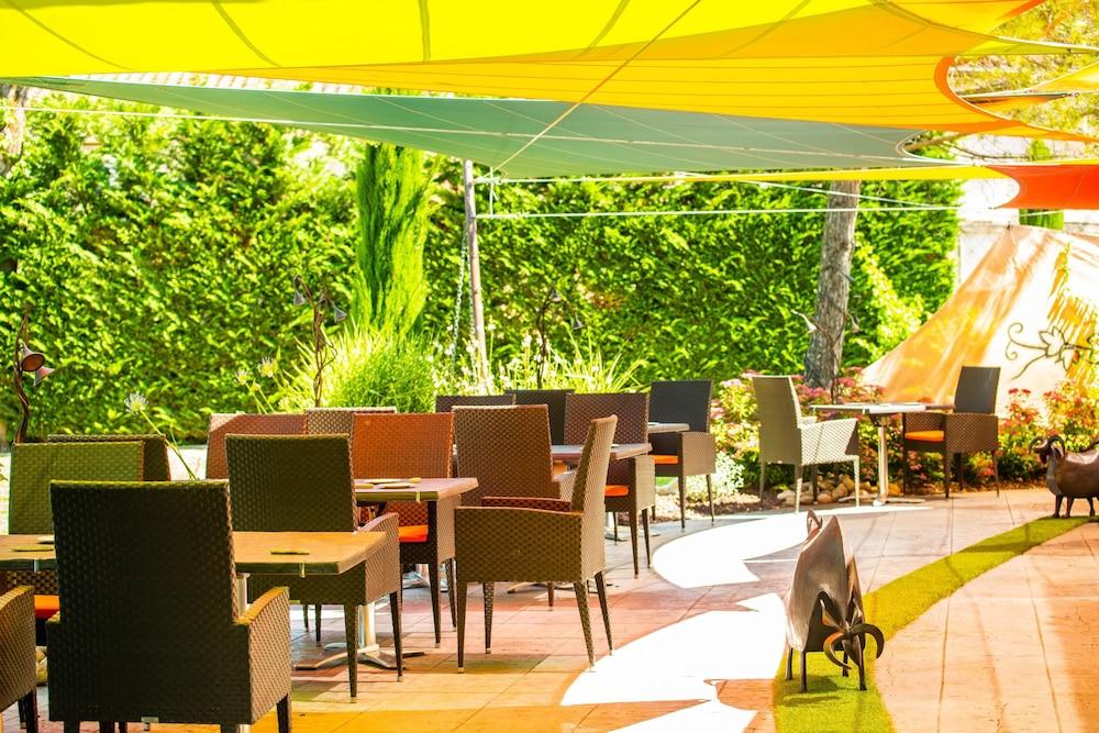 Hotel Le Parc - La Table De Franck Putelat Каркасон Екстериор снимка